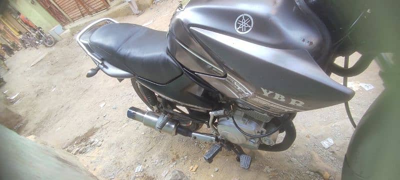 Yamaha YBR 125 Karachi regestered exellent condition 1st owner 3