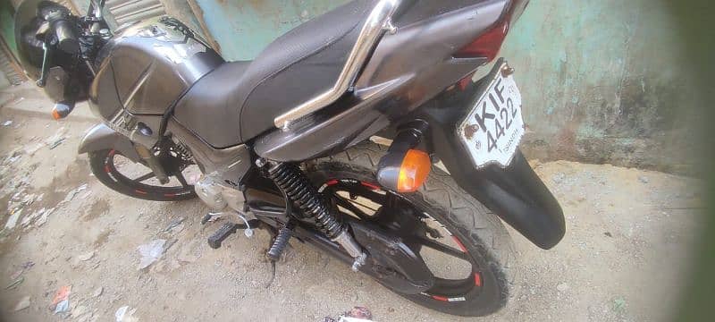 Yamaha YBR 125 Karachi regestered exellent condition 1st owner 5