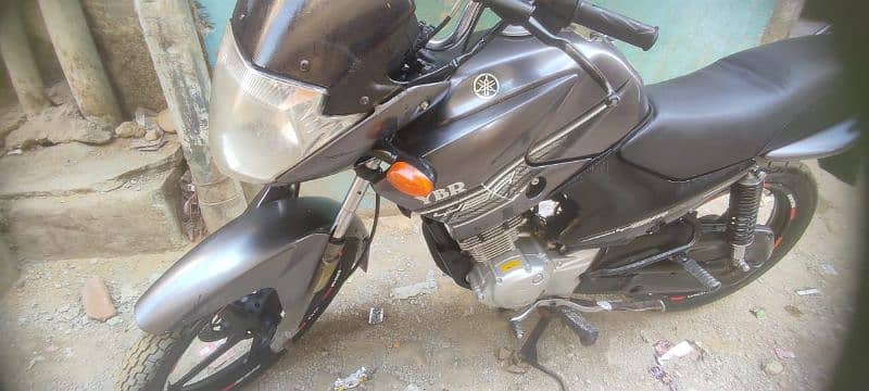 Yamaha YBR 125 Karachi regestered exellent condition 1st owner 6