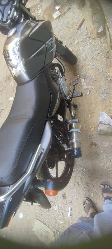 Yamaha YBR 125 Karachi regestered exellent condition 1st owner 7