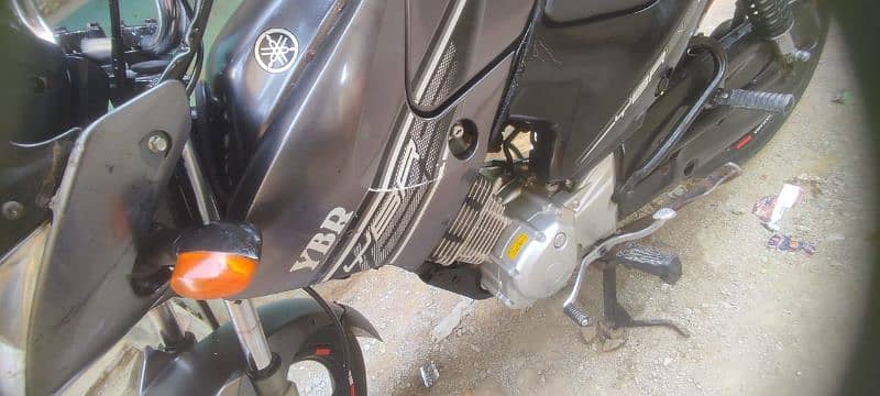 Yamaha YBR 125 Karachi regestered exellent condition 1st owner 11