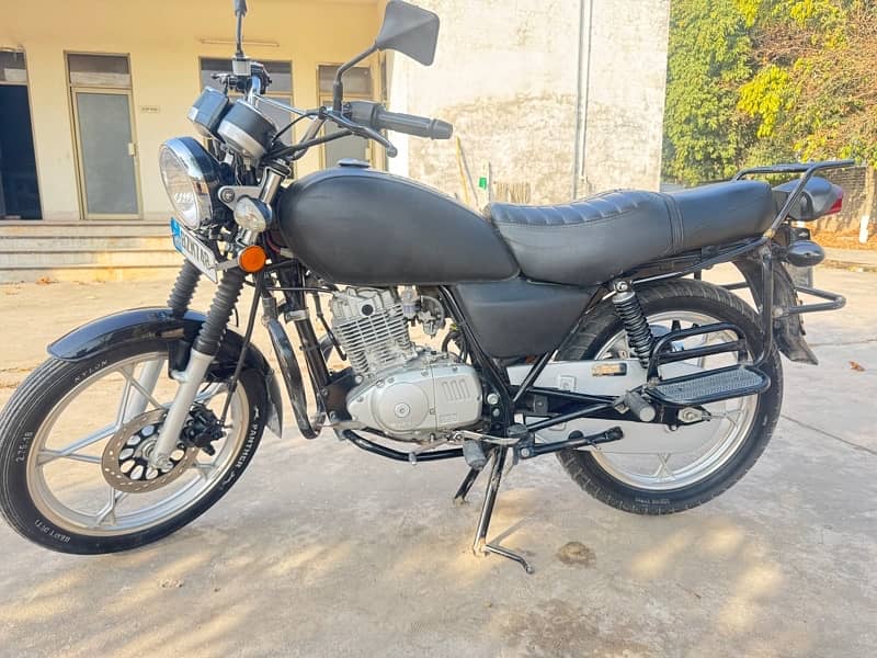 Suzuki Bike GS150 4