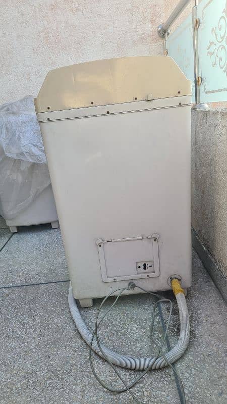 TOYO WASHING MACHINE TW 675 2