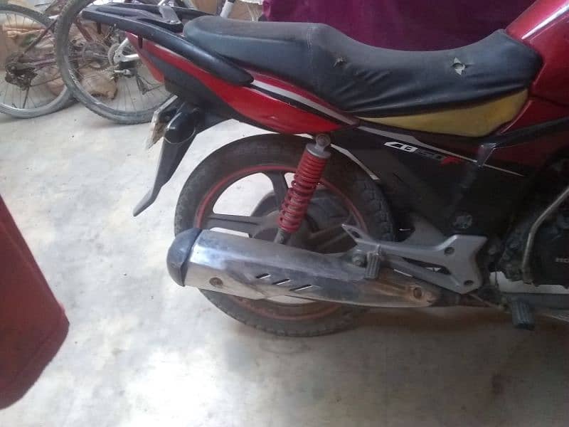 Honda cb 150 good bike best price. 3