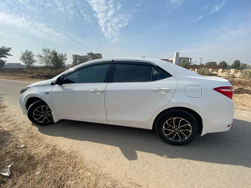 Toyota Altis Grande 2016 4