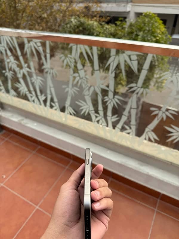 IPhone 15 Pro 2