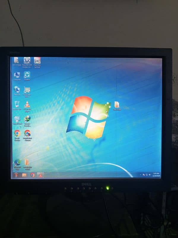 Dell 19 inach LCD far sale urgent 0