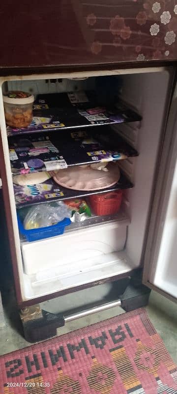 REFRIGERATOR 1