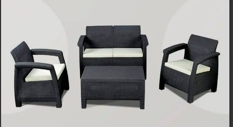 SOFA SET PURE PLASTIC 2