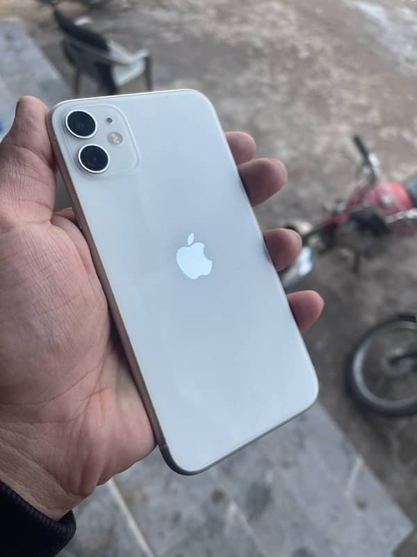 iphone 11 waterpack 64gb 10/10 white color with comp box 6