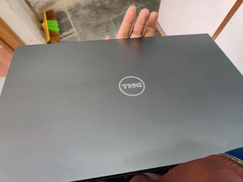 Dell vostro 5568 i5 7th generation 16ram 256 SSD 3