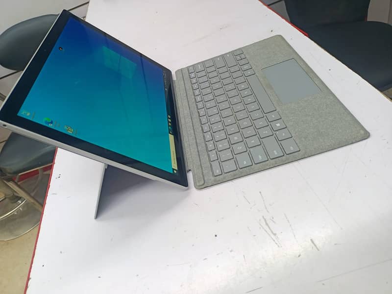 Surface Pro5 1796 i7 7th Generation/ Pro5 1796 i7 7th Generation 8