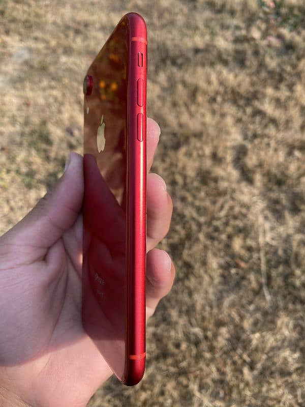 iPhone XR Non PTA (Factory Unlocked) 2