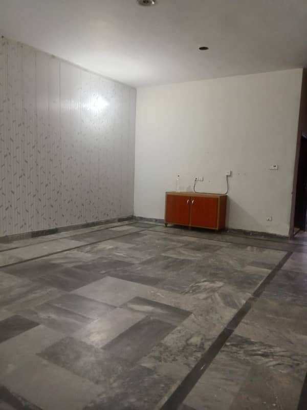 LOWER PORTION AVAILABLE FOR RENT IN BANIGALA 3