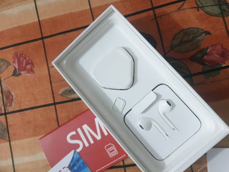 Orignal Iphone charger XS Max (never used) 0