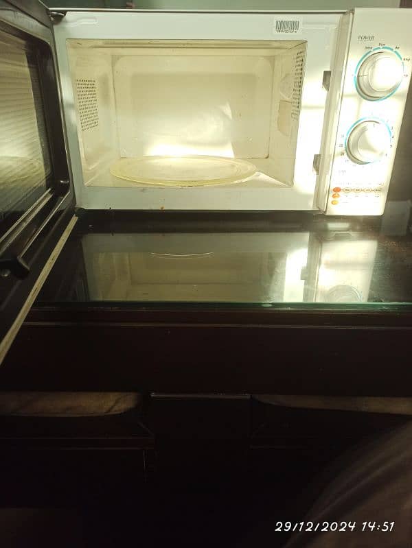 Dawlance Microwave 20 Ltr 2