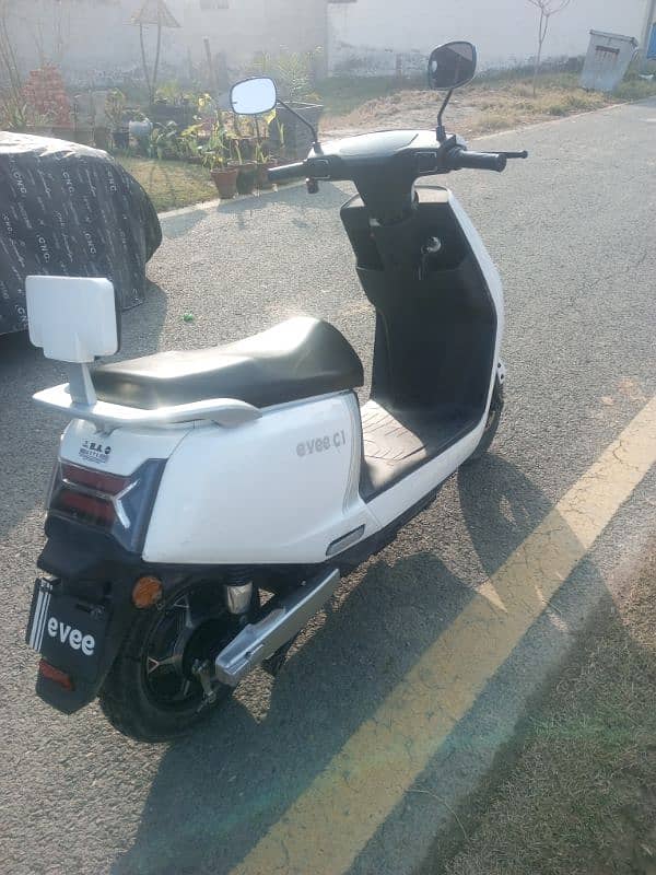 electric scooty 4