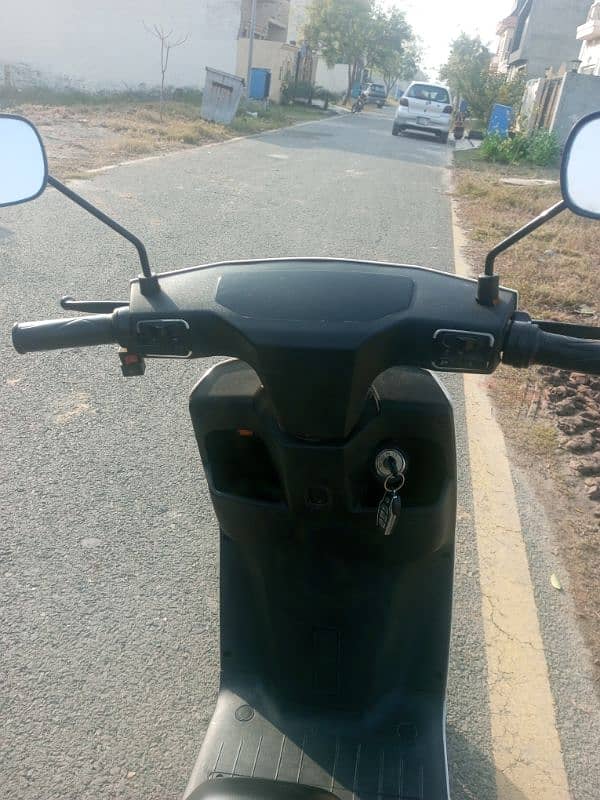 electric scooty 6