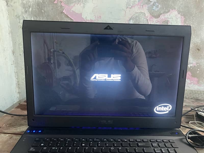 Asus J73JW Laptop 2