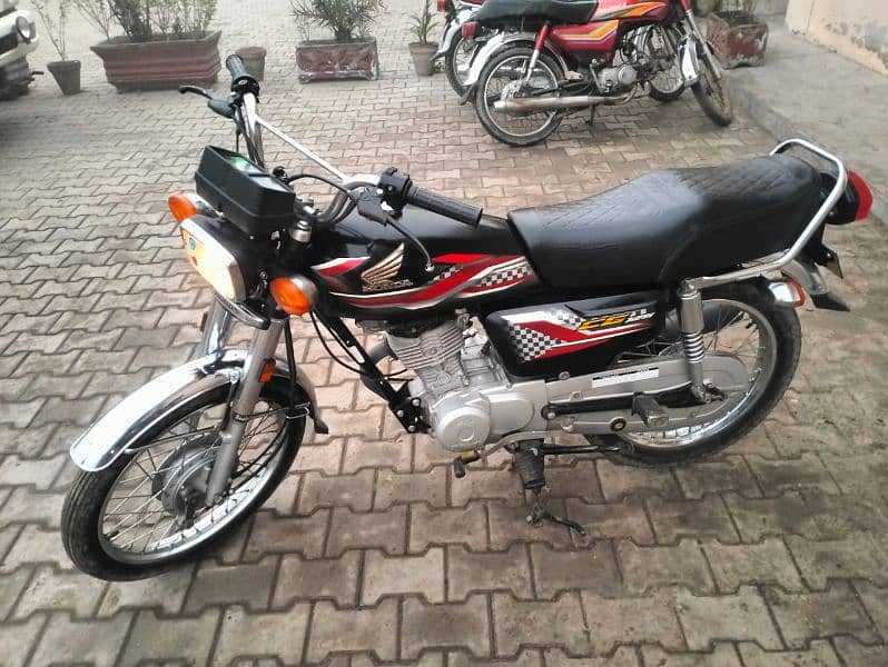 Honda CG 125 6