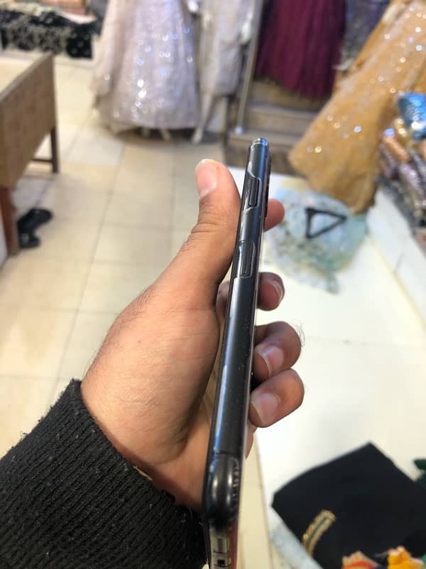 IPhone 11Pro Max (Non-PTA) With Box 2