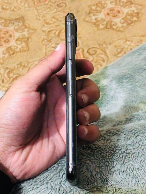 iphone 11 Pro Max jv Full Genuine neat nd clean 4