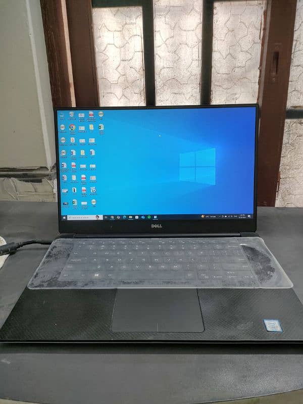 Laptop Dell XPS 9560 - 15.6'' 4K Borderless Display, i7, 16GB RAM. 0