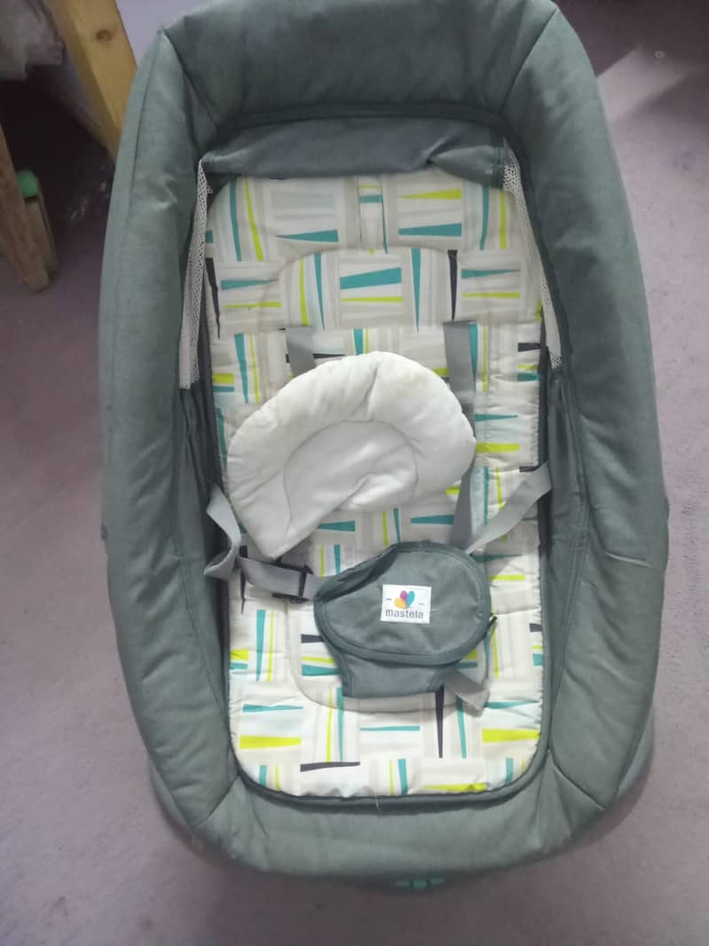 Baby bouncer and swing 3