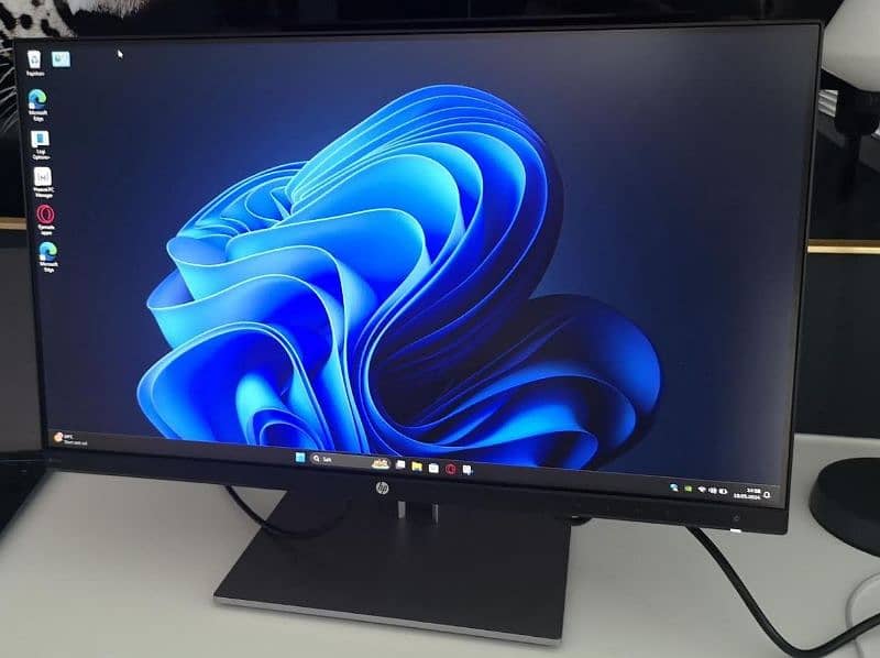 HP Z24nf 24 inch Narrow Bezel IPS Monitor 0