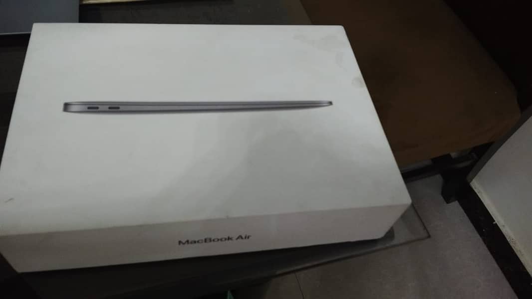 Macbook Air 2020, Intel i3, 8gb RAM, 256 GB SSD, Box and charger 6