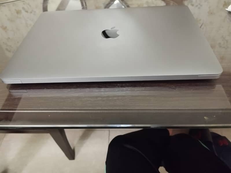 Macbook Air 2020, Intel i3, 8gb RAM, 256 GB SSD, Box and charger 8