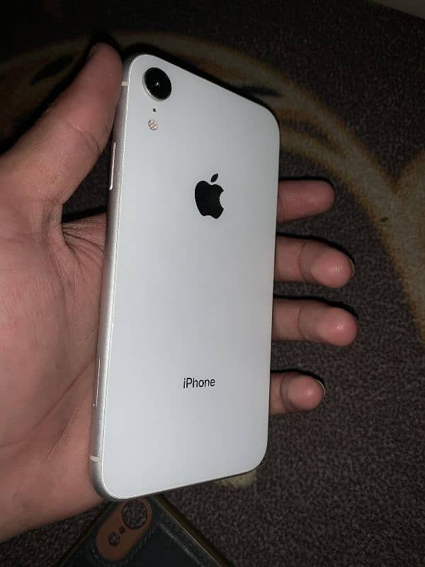 iphone XR 1