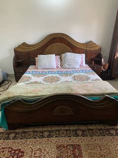 KING SIZE BED FOR SALE WITHOUT MATRESS