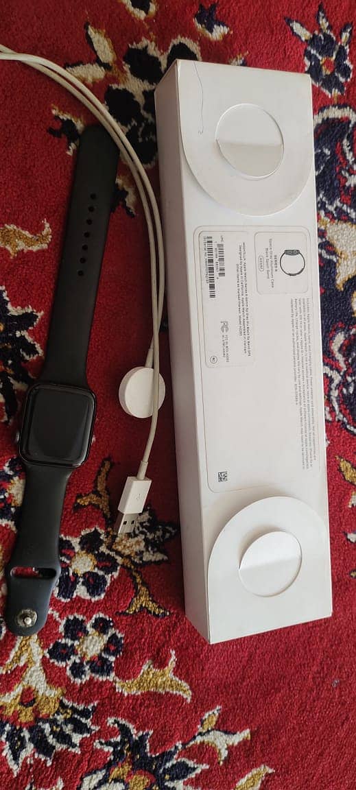 apple series 6 smartwatch 1