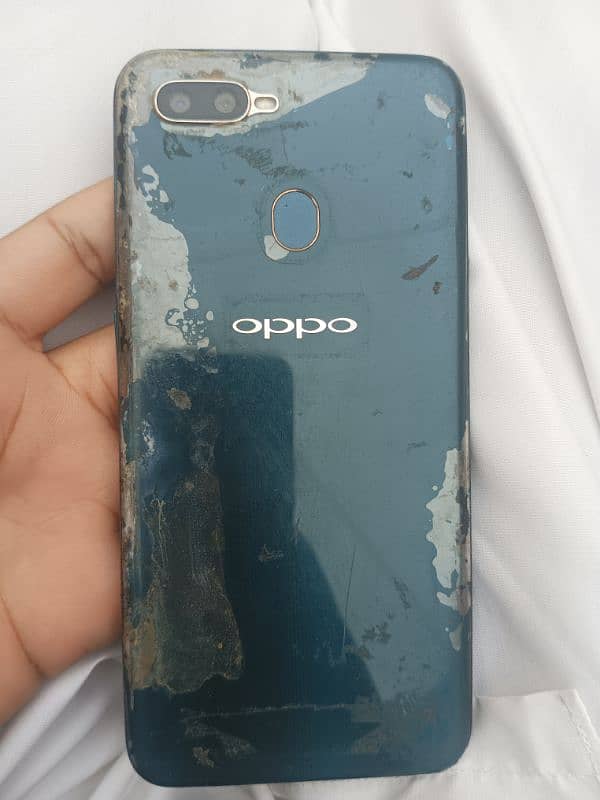 oppo yr pata nhi kia Mobil ha samij nhi a rhi Mobil or charger mil jay 4