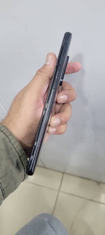 one plus 8 pro 8/128GB. 5