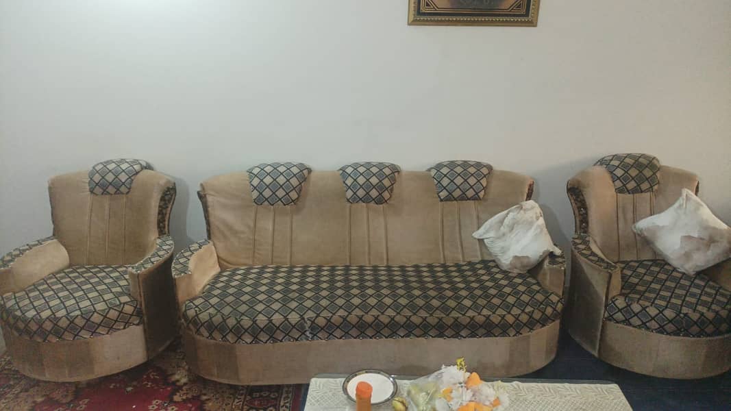 sofa set available 0