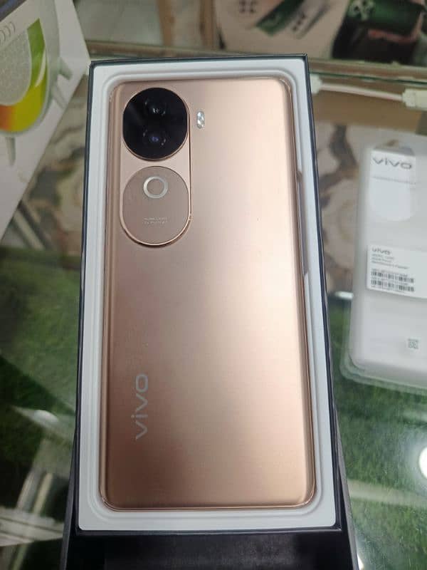 vivo v40e 11month warranty 10 by 10 condition 0