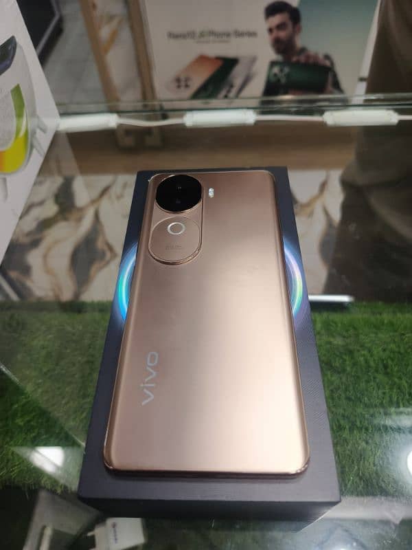 vivo v40e 11month warranty 10 by 10 condition 1