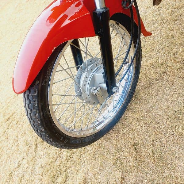 honda red colour good bike 1