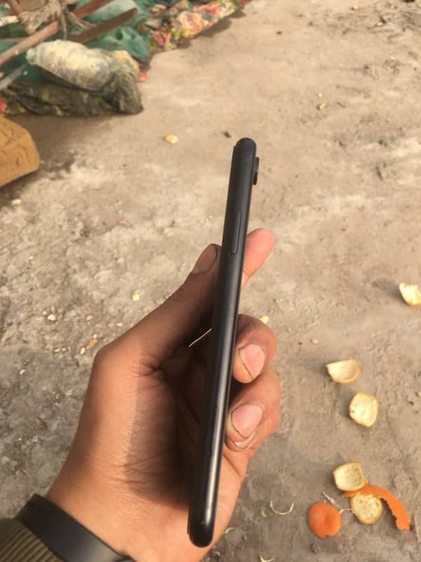 iPhone XR non pta 64 go 9