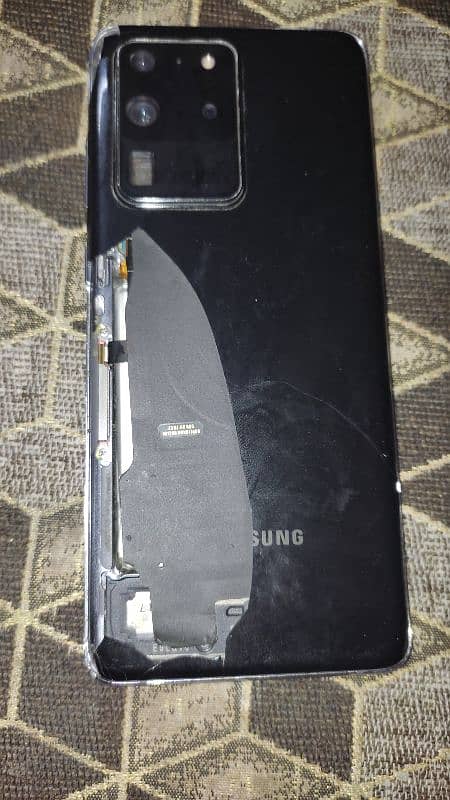 Samsung s20 ultra 8 128 panel or back crack 7