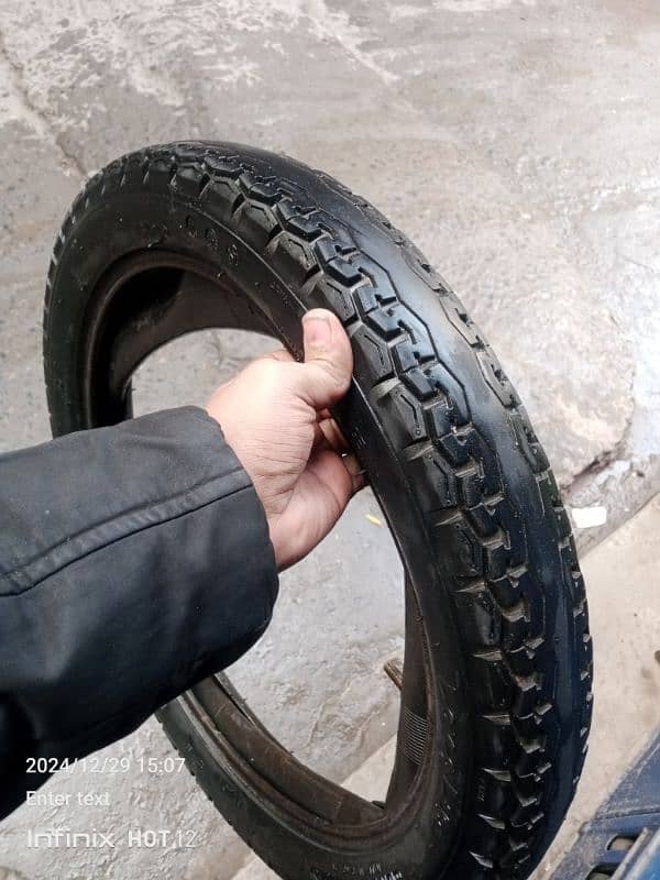 RS 2000 125 tyre for sell 0