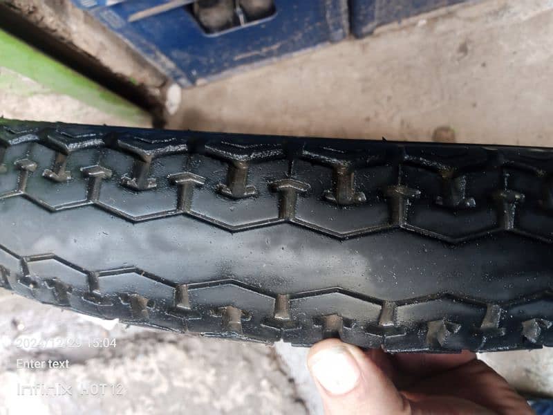 RS 2000 125 tyre for sell 5