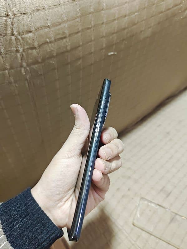 Vivo iqoo 12 pro 4