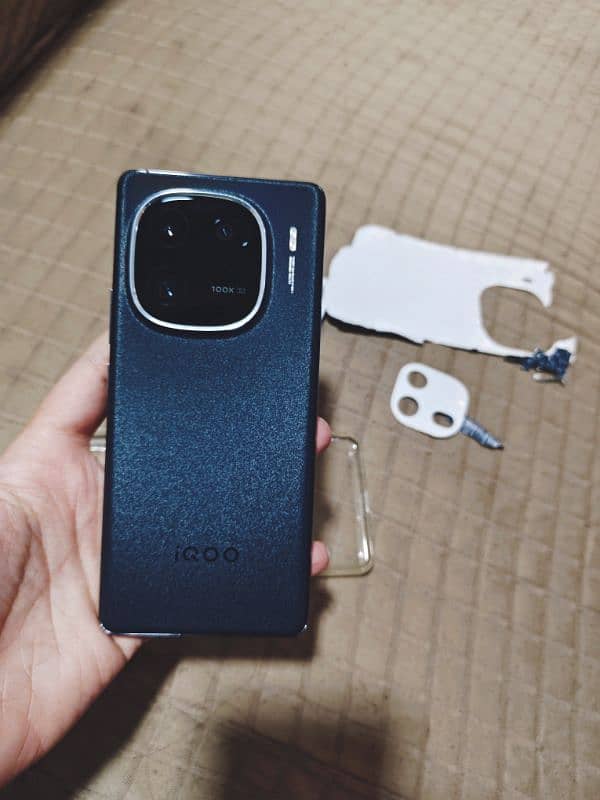 Vivo iqoo 12 pro 5