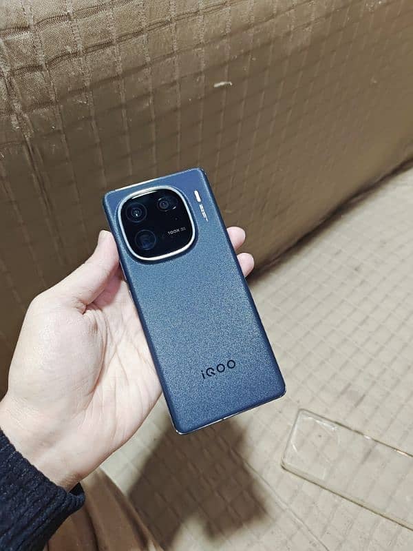 Vivo iqoo 12 pro 8