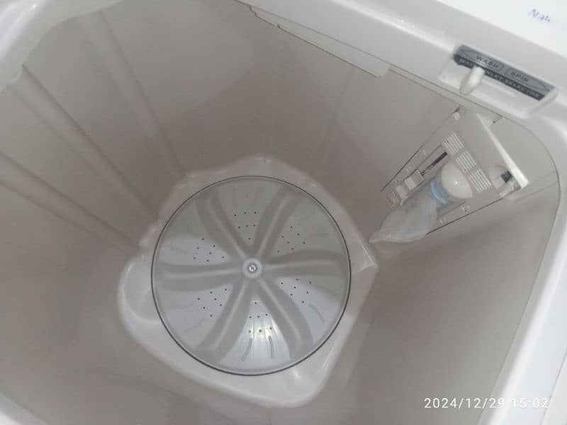 Haier washing machine twin tub model number HWM80-000S 4