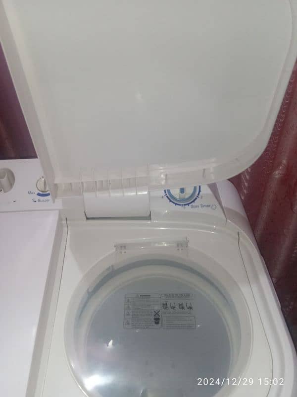 Haier washing machine twin tub model number HWM80-000S 5