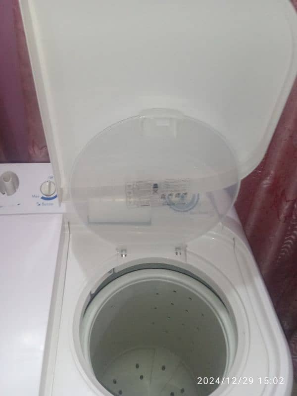 Haier washing machine twin tub model number HWM80-000S 12